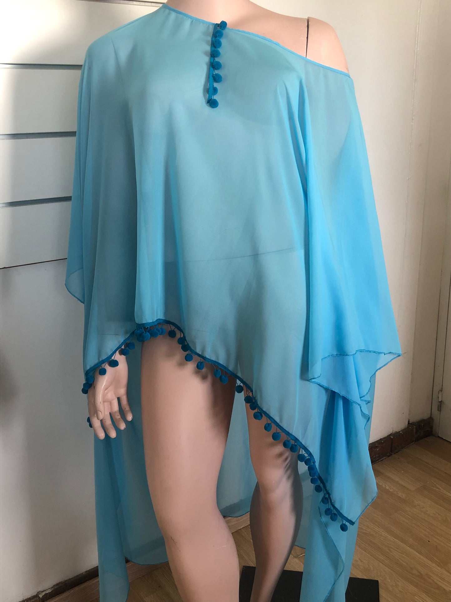 Tunique en voile asymétrique création artisanale coloris Bleu