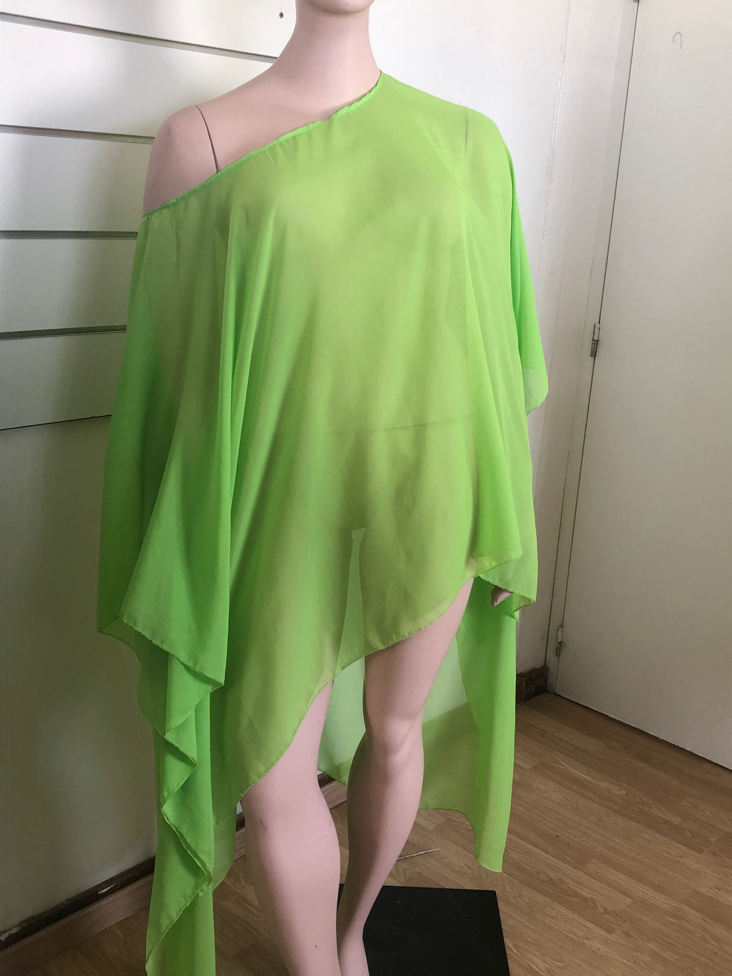 Tunique en voile asymétrique grande taille création artisanale